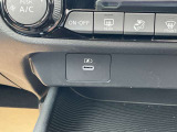 前席USB電源です。