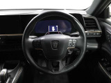 各操作スイッチなどもハンドルから手を放すことなく操作可能で安全運転に支援いたします!
