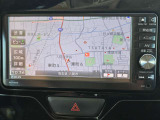 純正メモリーナビを装着しています。目的地設定やルート案内もスムーズに行えます。