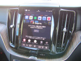 Google搭載のボルボなら、車内にいながら多彩なデジタルライフをお楽しみいただけます。Google Playから必要なアプリをダウンロードして、有意義な移動時間を楽しみましょう。