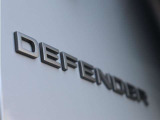 2026年モデルの新色「ボラスコグレイ・メタリック」。落ち着きのあるグレーが、力強いスタイルをより上品に引き立てます。