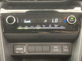 オートエアコンは温度を設定するだけで、自動で風量などを設定してくれます。運転しながら操作も必要ないので、安全性も向上します。