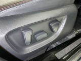 パワーシート搭載。微妙な調整が手軽にでき、ピッタリのポジションで運転することが可能です。