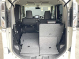 シートが可倒式になっていますので、用途に合わせて倒して頂ければ荷物を積むスペースが広くなります。
