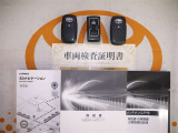 スマートキー&エンジンスターター付。取扱説明書とメンテナンスノートもあります☆品質評価シート付いてます!トヨタ認定中古車ライト!!