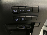 ヘッドアップディスプレイ機能付です。走行中も目線の移動が少なく運転ができるので安全です。
