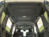 【天井】キレイなおクルマがお待ちしております。兵庫ダイハツでは店舗入庫前に当社再生工場にてクリーニング!店舗でも定期的に洗車♪品質には自信があります!お気軽にご来店下さい。