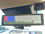 スマートルームミラー装備!車内の状況や天候や明るさに関わらず車両後方のカメラの映像をルームミラーに映し出します!