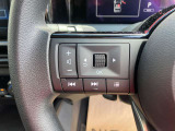 ステアリングスイッチ付きのハンドル!運転に支障をきたすことなくナビ操作が可能です!!