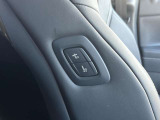 助手席パワーシートの操作スイッチは運転席からも操作できます。
