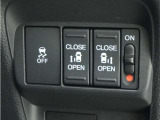 ◆両側電動スライドドア◆狭い駐車場でも乗り降りが楽々♪お子様が隣の車にドアを当ててしまう心配もございません!小さなお子様連れの方もこれで安心。