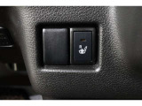 運転席には寒い日の肩や腰、冷えやすい下肢を温めてくれるシートヒーターが付いております!