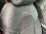 NISMO専用シートになります。スポーティーでおしゃれなシートですね。