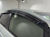 ★ドアバイザー★雨天時に窓を開けても濡れにくく車内に雨が入り込むのを防ぎながら換気ができます(^^♪