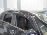 ◆ドアバイザー◆悪天候時にも窓を少し上げて換気を行えるので便利です♪