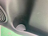 ドアにはドリンクホルダー装備☆運転席右側についていますのでドリンクも取り出しやすい☆