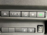 【運転席スイッチ】運転席スイッチでスライドドアの開閉ができます。