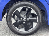 高級感引き立てるアルミ装着車。お洒落は足元からですね!