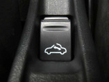 電動開閉式ルーフ『アクティブトップ』開閉の為のスイッチの画像です。