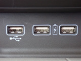 ◆携帯電話の急速充電が出来ます! 携帯電話のバッテリーが少なくなっても充電出来るので安心してお出掛け出来ますね!