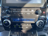 【エアコン】『エアコン装備』の画像になります。暑い夏でも寒い冬でも、車内に快適な空気を届けるので、いつでも快適な車内空間を創り上げます!