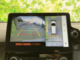 後方の映像を確認できるモニターは、駐車時などに大変便利です。狭い場所でも安心して車を操作できます。
