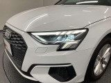 LEDヘッドライト。デイタイムランニングライトも備わっております。