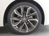 R7年式夏タイヤ225/40R18ダンロップ製です。