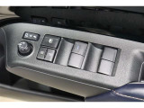 運転席はオート機能付のパワーウィンドウです!