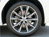 ◆ローンリース等ファイナンス商品、BMW専用自動車保険、BMWカード、コーティング、板金塗装、ドライブレコーダーなど社外品の取扱もございます。お車に関することは全てバルコムにお任せ下さい◆