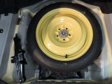 スペアタイヤついてます
