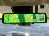 【デジタルインナーミラー】後席の大きな荷物や同乗者で後方が確認しづらい時でも安心!カメラが撮影した車両後方の映像をルームミラー内に表示。クリアな視界で状況の確認が可能です!