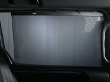 サンシェードが付いています。眩しい日差しからお守りします。