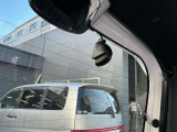 ドライブレコーダー2方向(前方・後方)装着車両です。カーナビにて映像確認も可能となっております。