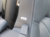 BOSEスピーカーを装備しております。ヘッドレストの部分にスピーカーがあり、臨場感のあるステレオサウンドが楽しめます。