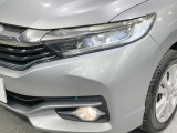 【LEDヘッドライト】悪天候や夜間走行時も良好な視界を確保し安心して運転できる高輝度LEDヘッドライトを装備!点灯速度が早く、消費電力も抑えられています。