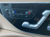前席にはメモリー付きパワーシートを装備。シートヒーターとシートベンチレーターを備えていますので常に快適な温度でドライブを楽しむことが出来ます。