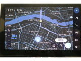 スマホやiPhoneと連携し対応アプリを表示させて使うコネクティッドナビ対応ディスプレイオーディオPlus。フルセグTV対応です。ナビ連動ETC2.0搭載。利用日や料金の確認がモニターで出来ます。