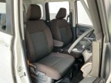 【運転席・助手席】内装ルームクリーニング済みです。しっかり綺麗にしていますので、是非、お確かめください。車に自信があるからこそ、是非一度ご来店頂き内外装も見てもらえると幸いです。