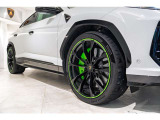 Rims Taigete 23 shiny black with Verde Mantis color accent