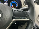 【ステアリングスイッチ】運転中に前方から目線をそらすことなくオーディオ等の操作が可能な便利機能!安心&快適なドライブを演出してくれます。