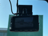 【ドライブレコーダー】映像・音声などの運転中の記録を残します。事故などを起こした起こされた時の証拠になりえますので、もしも時でも安心ですね。