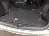 アイデア次第でいろいろな使い方ができる広くて使い勝手のいい荷室。