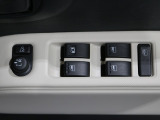 運転席のスイッチ類です。