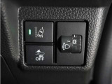 ◆VSA◆横滑り防止装置が装備されています。コーナーリング時の横すべりを抑える機能と、車両の急激な挙動変化を抑える機能で、安定した走行を実現しています。運転に安心とゆとりが出来ます。