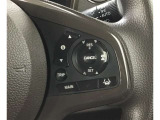 【レーダークルーズコントロール】高速道路等を走行する際、前の車両との距離を一定に保ちながら、セットした速度を維持できる機能