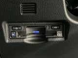 ETC車載器搭載しております。高速道路も料金支払いレーンに並ばず通過でき、とても便利です。ETCカードもお車購入時に入会する事ができます。お気軽にお問い合わせ下さい。