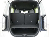 運転席のスペースはゆったりしていて、視界も広く確保されているので普段の運転からロングドライブまで快適です。