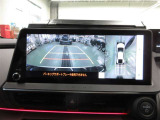車両を上方から見たような映像をナビ画面に表示するパノラミックビューモニターです。