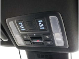 両側電動スライドドアのスイッチ付です。車内からもスイッチひとつで楽にドアの開閉が可能です。電動なので開閉時に力を使う必要がなく、半ドアになることもありません!